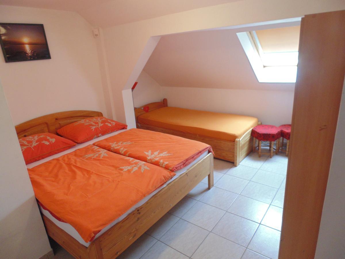 Almos Apartman Siófok Eksteriør billede